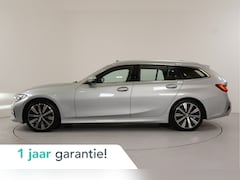 BMW 3-serie Touring - 320d Corporate High Executive | Trekhaak | HUD | Pano | Leer | Dodehoek |