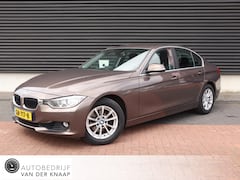 BMW 3-serie - 320i Executive | Clima | Cruise | Navi | PDC+Camera | Xenon | Multimedia | Start/Stop |