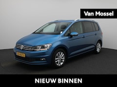 Volkswagen Touran - 1.5 TSI Comfortline Business | Achteruitrij Camera | Adaptieve Cruise Controle | Apple Car