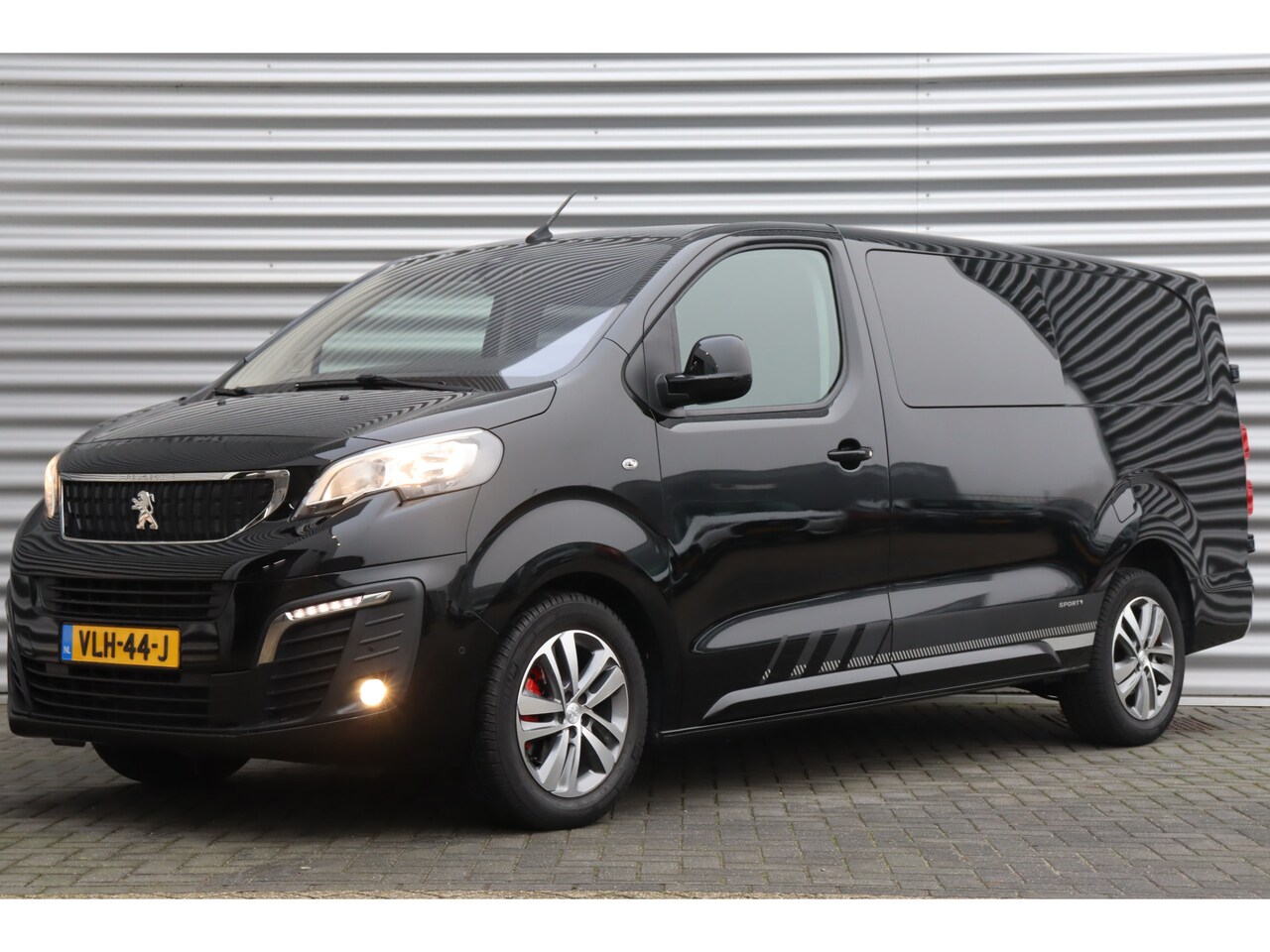 Peugeot Expert - Peugeot 2.0D 180PK L3H1 DC LONG ASPHALT AUTOMAAT / NAVI / AIRCO / LED / PDC / 17" LMV / CA - AutoWereld.nl