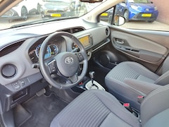 Toyota Yaris - 1.5 Hybrid DYNAMIC PANODAK NAVI KEYLESS CAMERA CRUISE CLIMA BLUETOOTH LM-VELGEN NL-AUTO