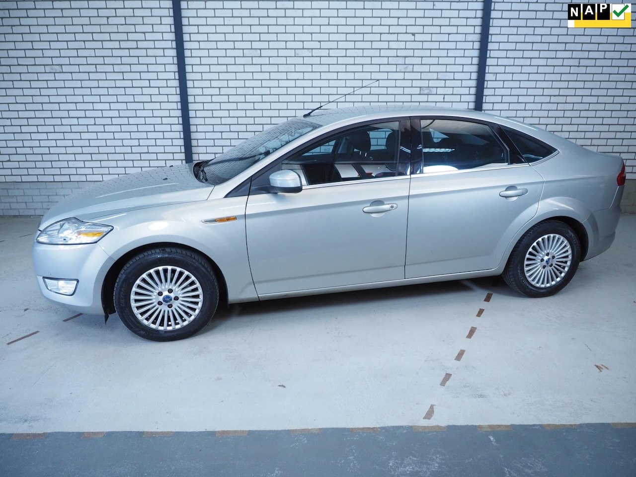 Ford Mondeo - 2.0-16V Limited /ParkDistance/Cruisecontrol/Navi/Trekhaak - AutoWereld.nl