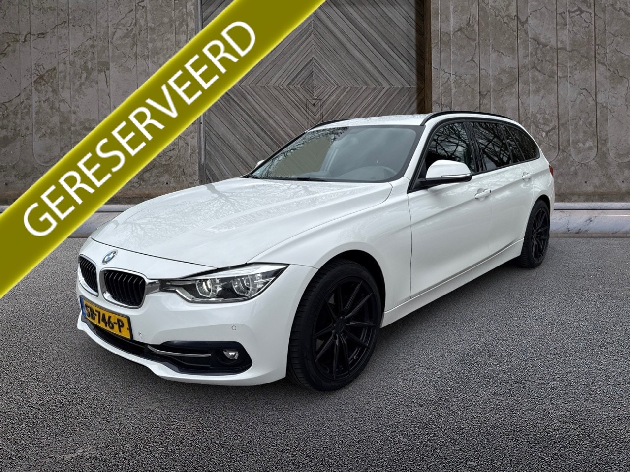 BMW 3-serie Touring - 318d Centennial Executive LCI - AutoWereld.nl