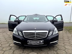 Mercedes-Benz E-klasse - 220 CDI Avantgarde NAP / AUTOMAAT / TREKHAAK / XENON / FULL LEDER / NAVI SCHERM