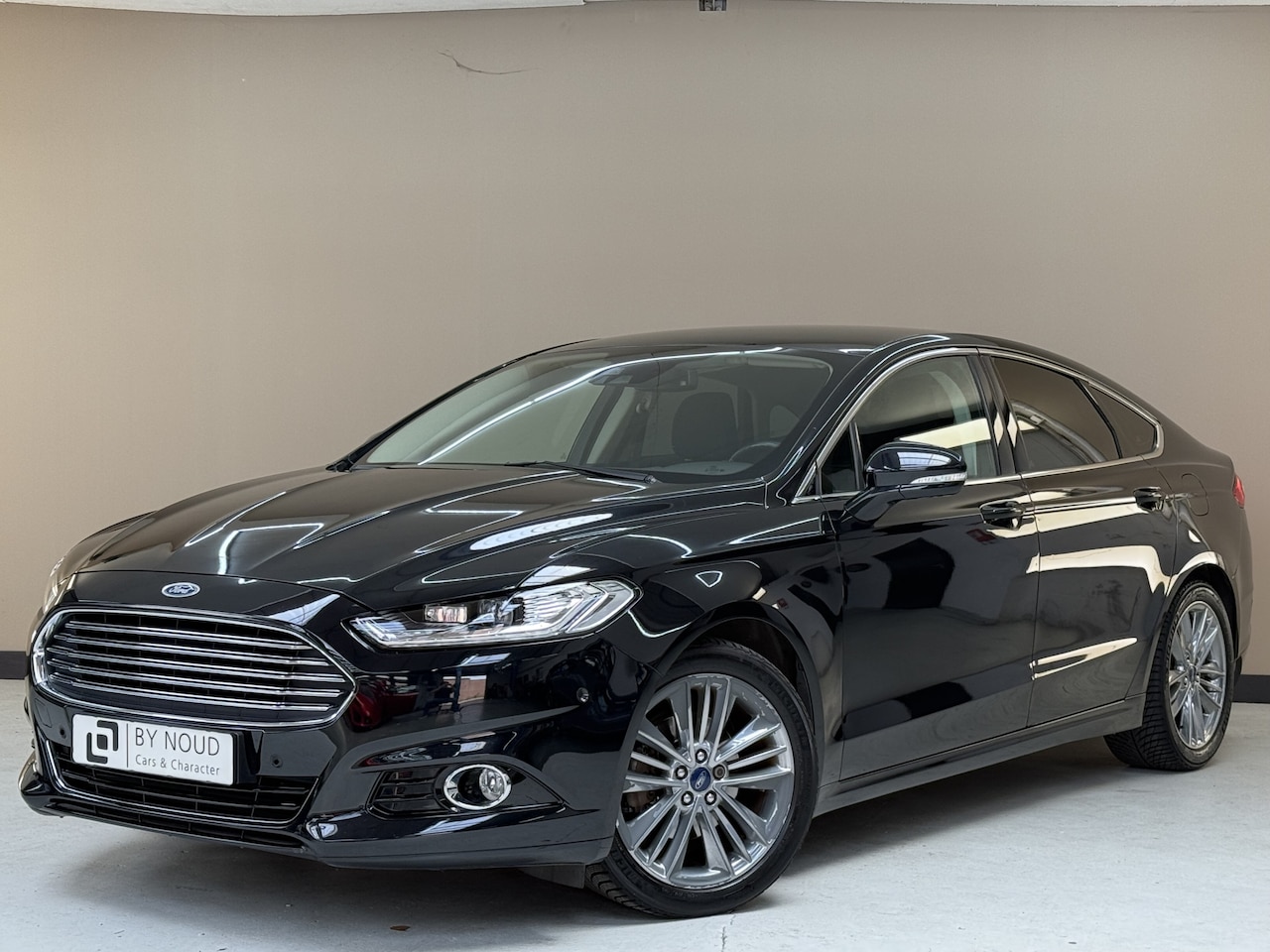 Ford Mondeo - 1.5 Titanium 1.5 Titanium, 160Pk, 2015, 2de eigenaar, Origineel Nederlands, Trekhaak, Cruise control, N - AutoWereld.nl