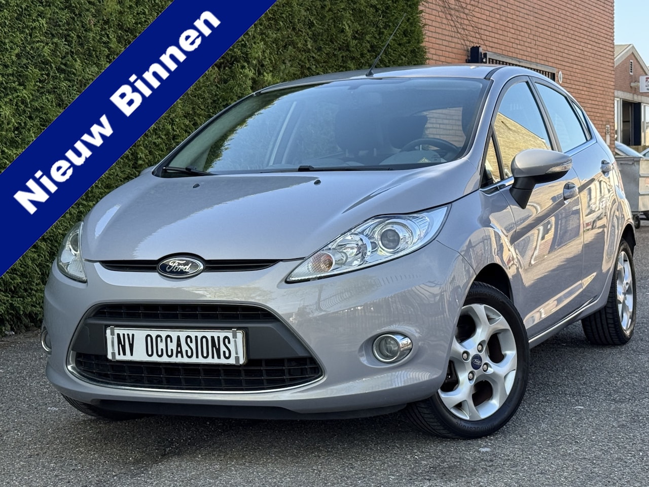 Ford Fiesta - 1.25 Titanium AIRCO/ELEKR/15"LV/UNIEKE KLEURENCOMBINATIE! - AutoWereld.nl