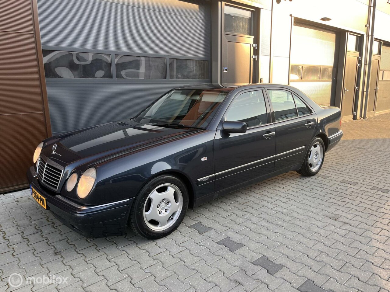 Mercedes-Benz E-klasse - 300 TD Avantgarde OM606 - AutoWereld.nl