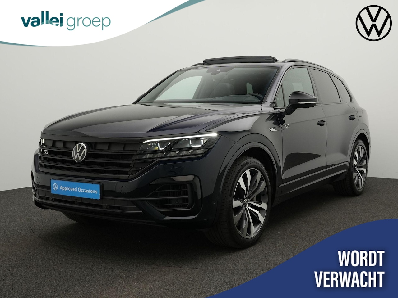 Volkswagen Touareg - 3.0 TSi 462 pk tiptronic eHybrid 4MOTION R | Panoramadak | Trekhaak | Puglia leder | Geheu - AutoWereld.nl