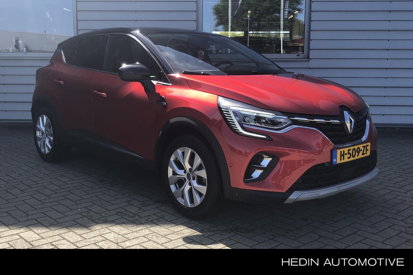 Renault Captur - 1.0 TCe 100 Intens Full Map Navigatie | Parkeercamera | Climate Control | Trekhaak - AutoWereld.nl