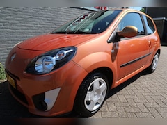 Renault Twingo - 1.2 Dynamique twee nieuwe banden, APK en airco onderhoud