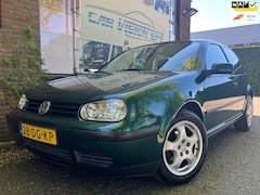 Volkswagen Golf - 1.6 Trendline|Airco|Trekhaak|Nieuwe APK|
