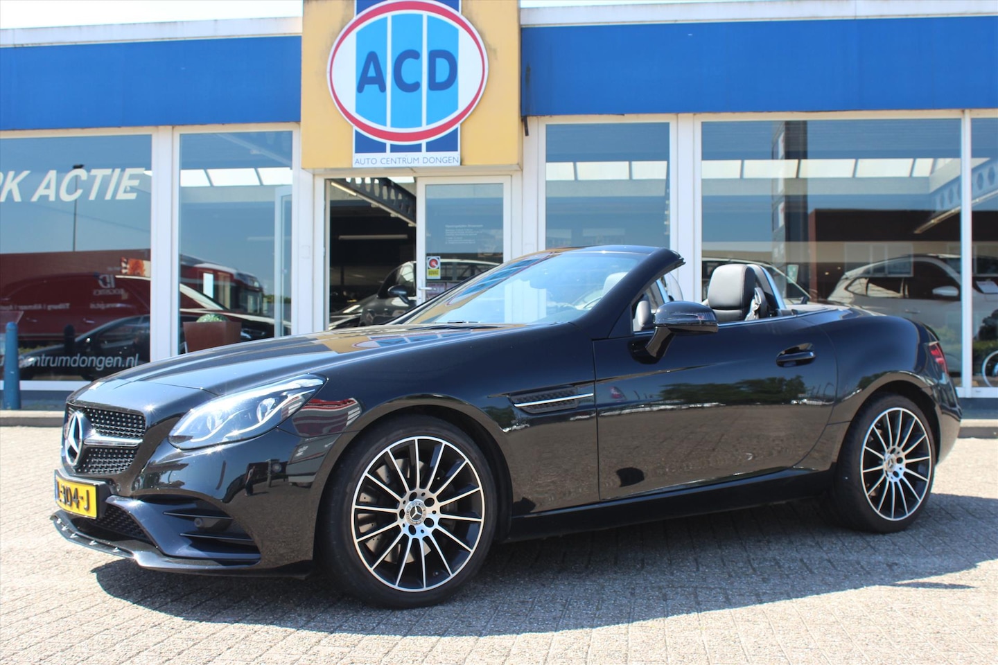 Mercedes-Benz SLC - Roadster 180 156pk 9G-TRONIC AMG Line | Orig. NL | 1ste eig. | - AutoWereld.nl