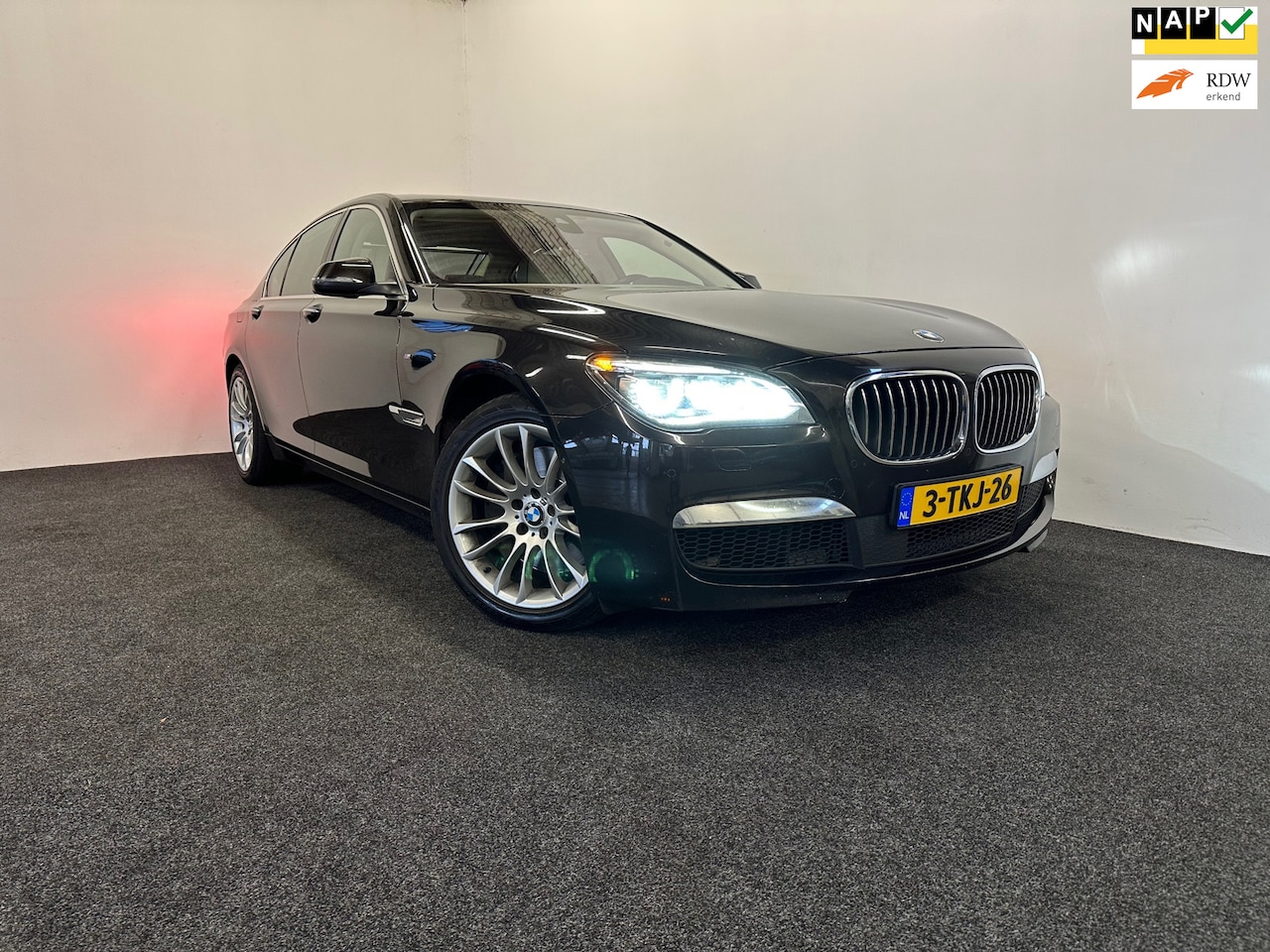 BMW 7-serie - 750d | Automaat | M-pakket | ACC | NAP | Lane assist | Full option | 5DRS - AutoWereld.nl