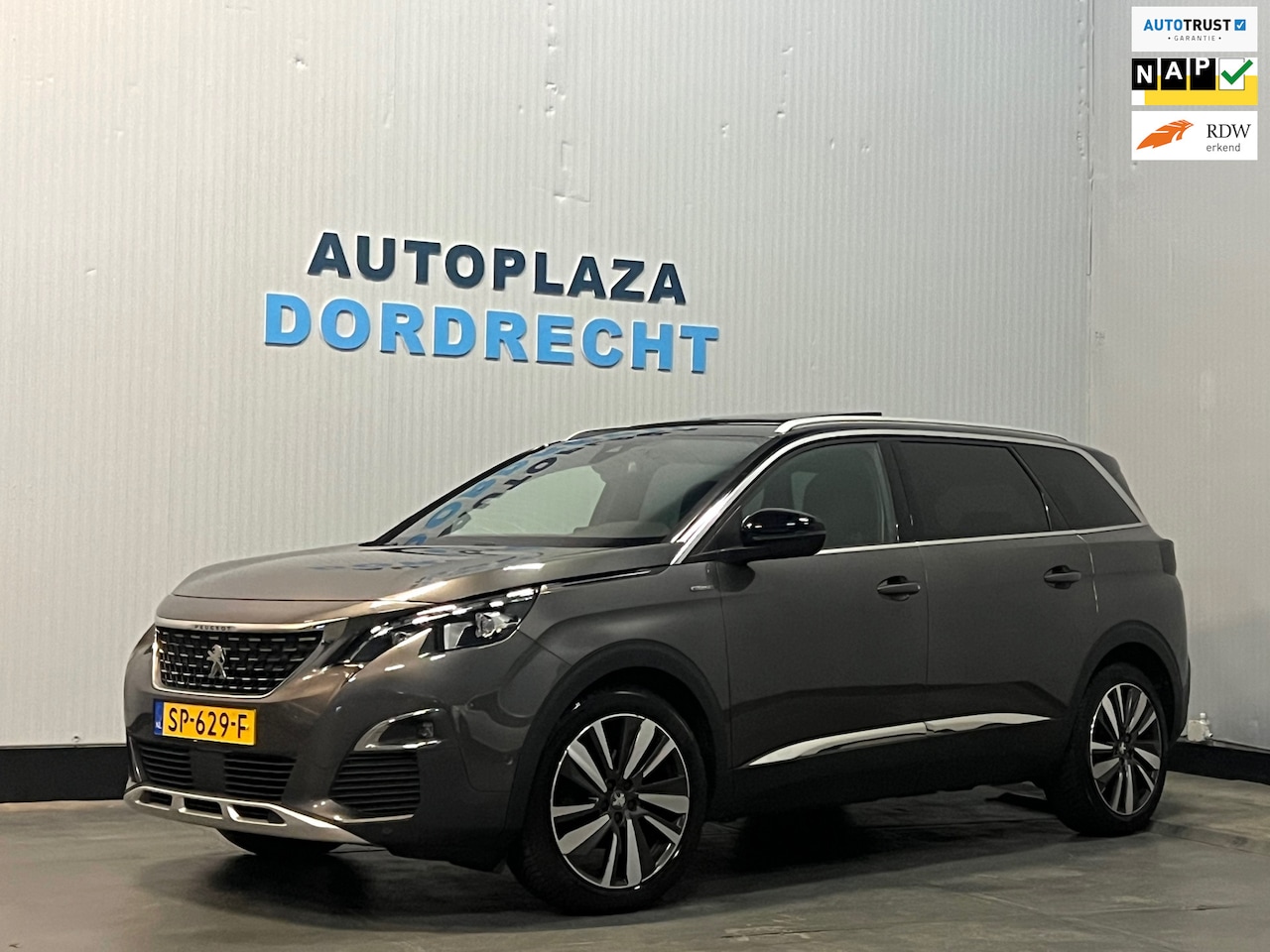 Peugeot 5008 - 1.2 PureTech GT-Line|7 Pers|Pano|Navi|Cam|Dodehoek|Trekhaak|Dealer Onderhouden - AutoWereld.nl