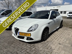 Alfa Romeo Giulietta - 1.4 T Distinctive Automaat | Dealeronderhouden | 17" Velgen