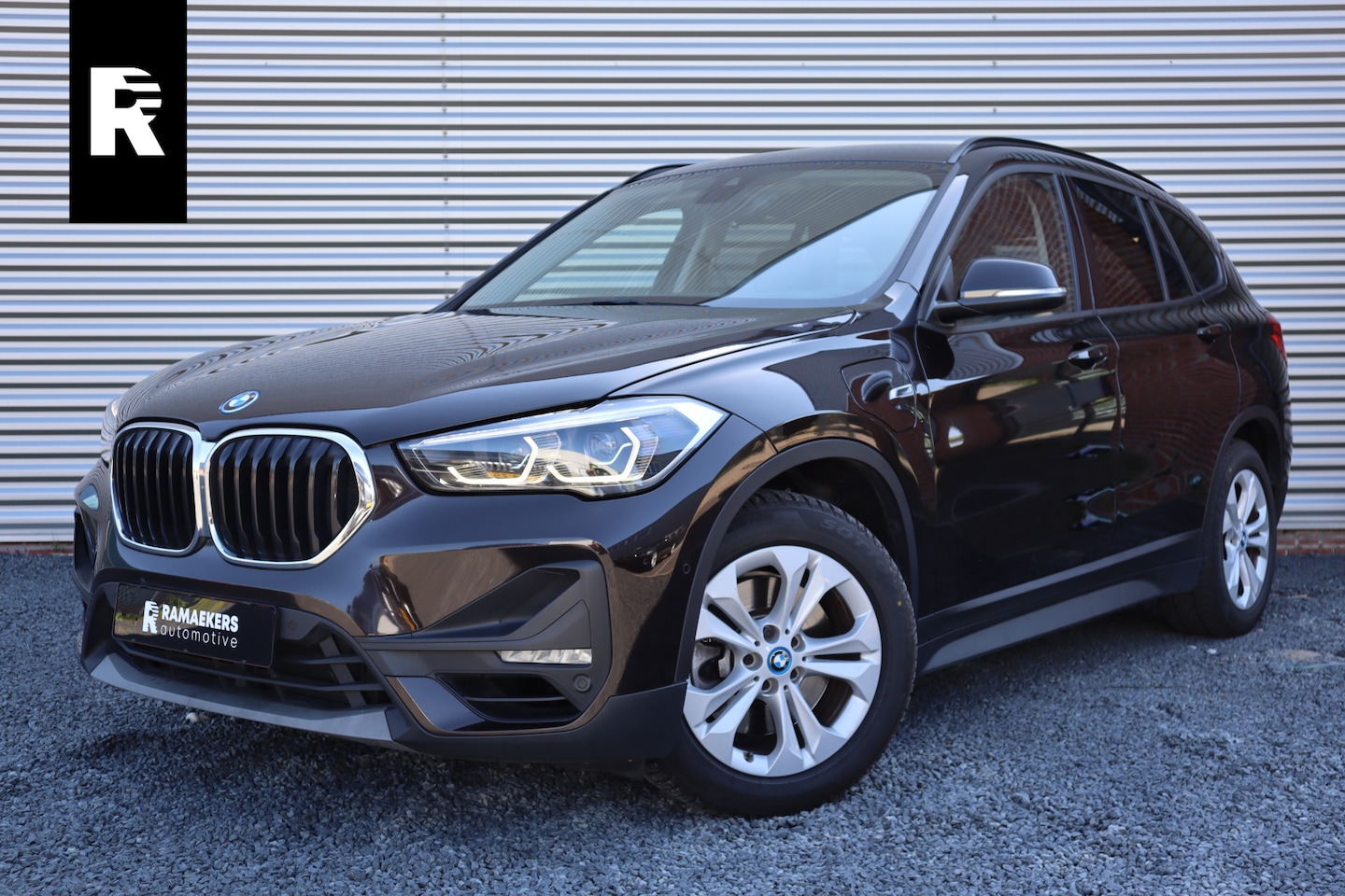 BMW X1 - xDrive25e Trekhaak / Camera / Head-up / LED / Stoelverwarming / Cruise / Climate - AutoWereld.nl