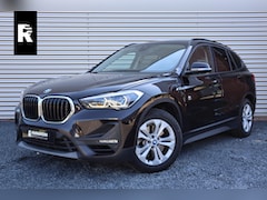 BMW X1 - xDrive25e Trekhaak / Camera / Head-up / LED / Stoelverwarming / Cruise / Climate