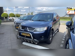 Mitsubishi Outlander - €5500, -2.4 Inspire 2WD Apk Trekhaak Airco