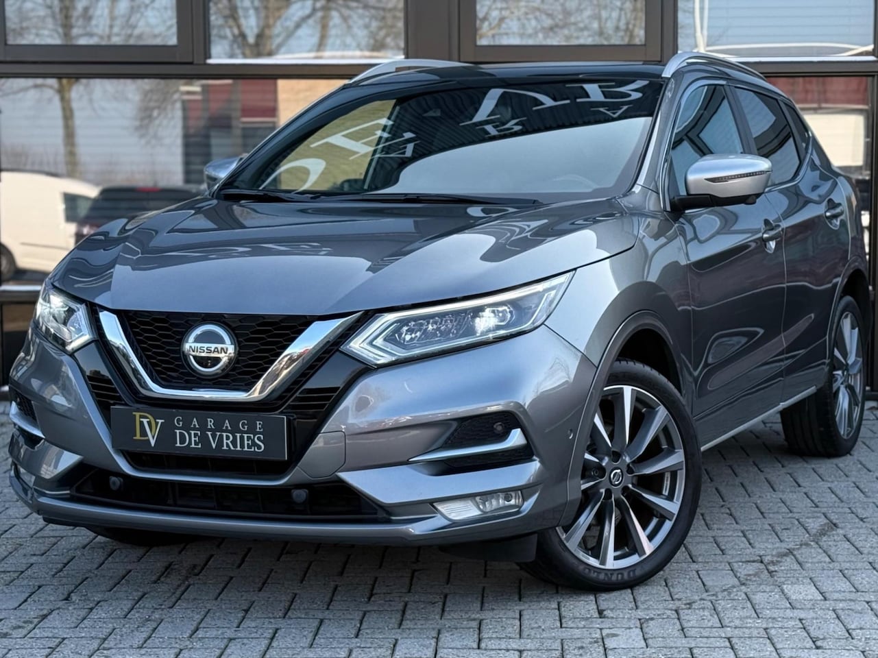 Nissan Qashqai - 1.3 DIG-T N-Tec Automaat Full Option ACC + Lane Panoramadak Ruitenleder Trekhaak Garantie - AutoWereld.nl