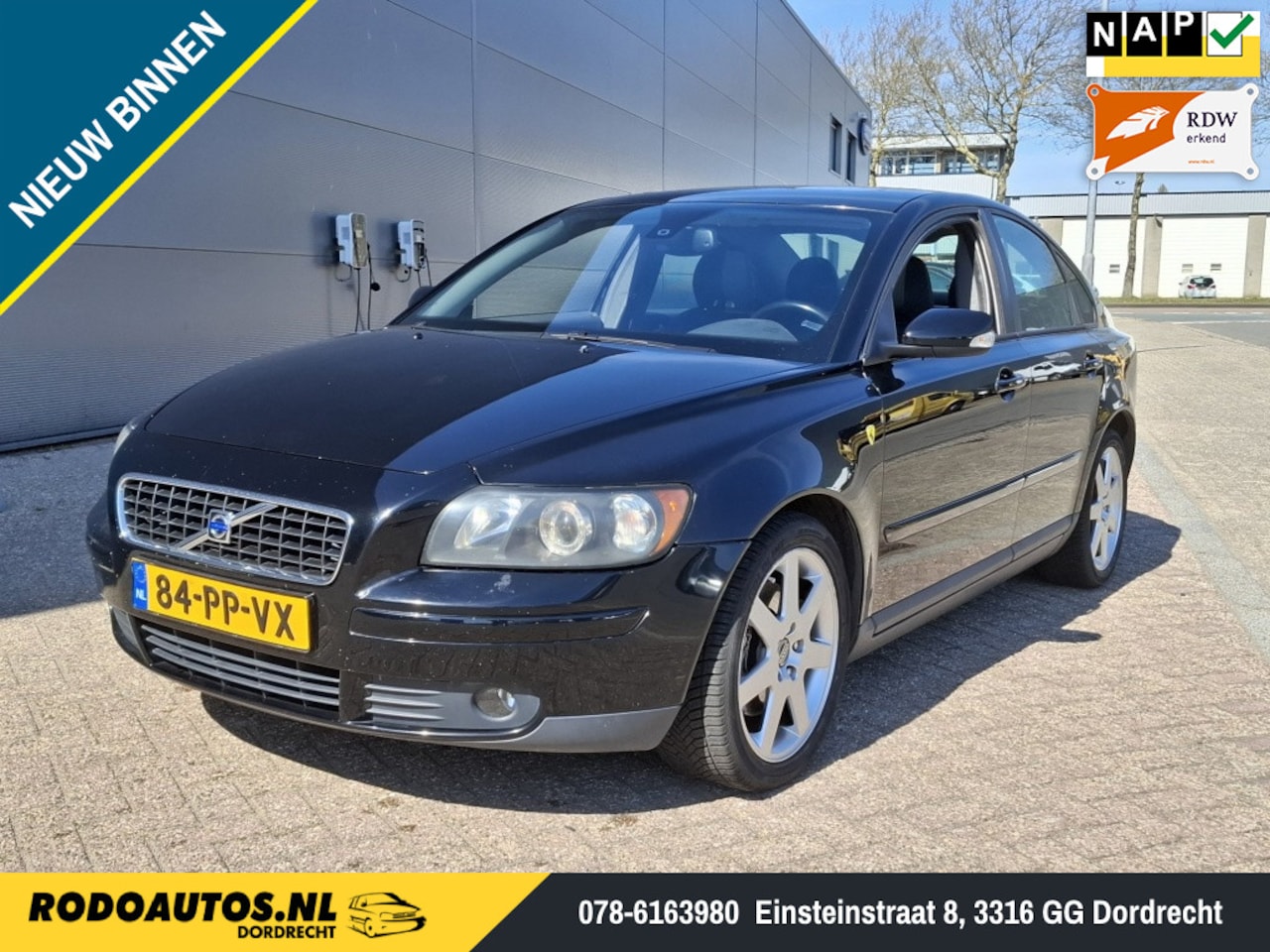 Volvo S40 - 2.4 Momentum Airco/Cruise APK Dec 2025 - AutoWereld.nl