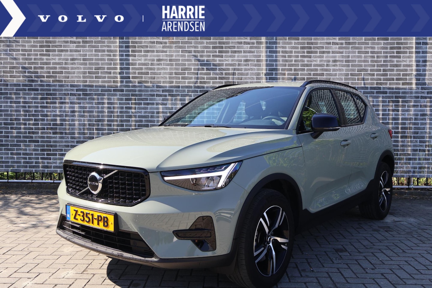 Volvo XC40 - 2.0 B4 Plus Dark | Adaptieve Cruise Control | Harman Kardon Audio | Trekhaak | Elektr. bes - AutoWereld.nl