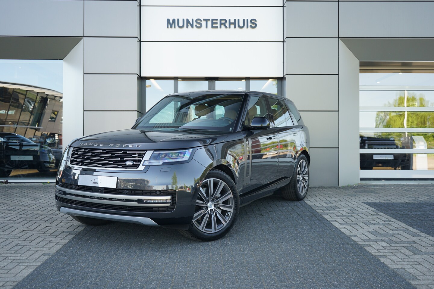 Land Rover Range Rover - 3.0 P460e HSE PHEV | Massage stoelen | Elektrische trekhaak | - AutoWereld.nl