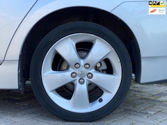 Toyota Prius - 1.8 Executive Business LEER STOELVERWARMING KEYLESS CAMERA NAVI