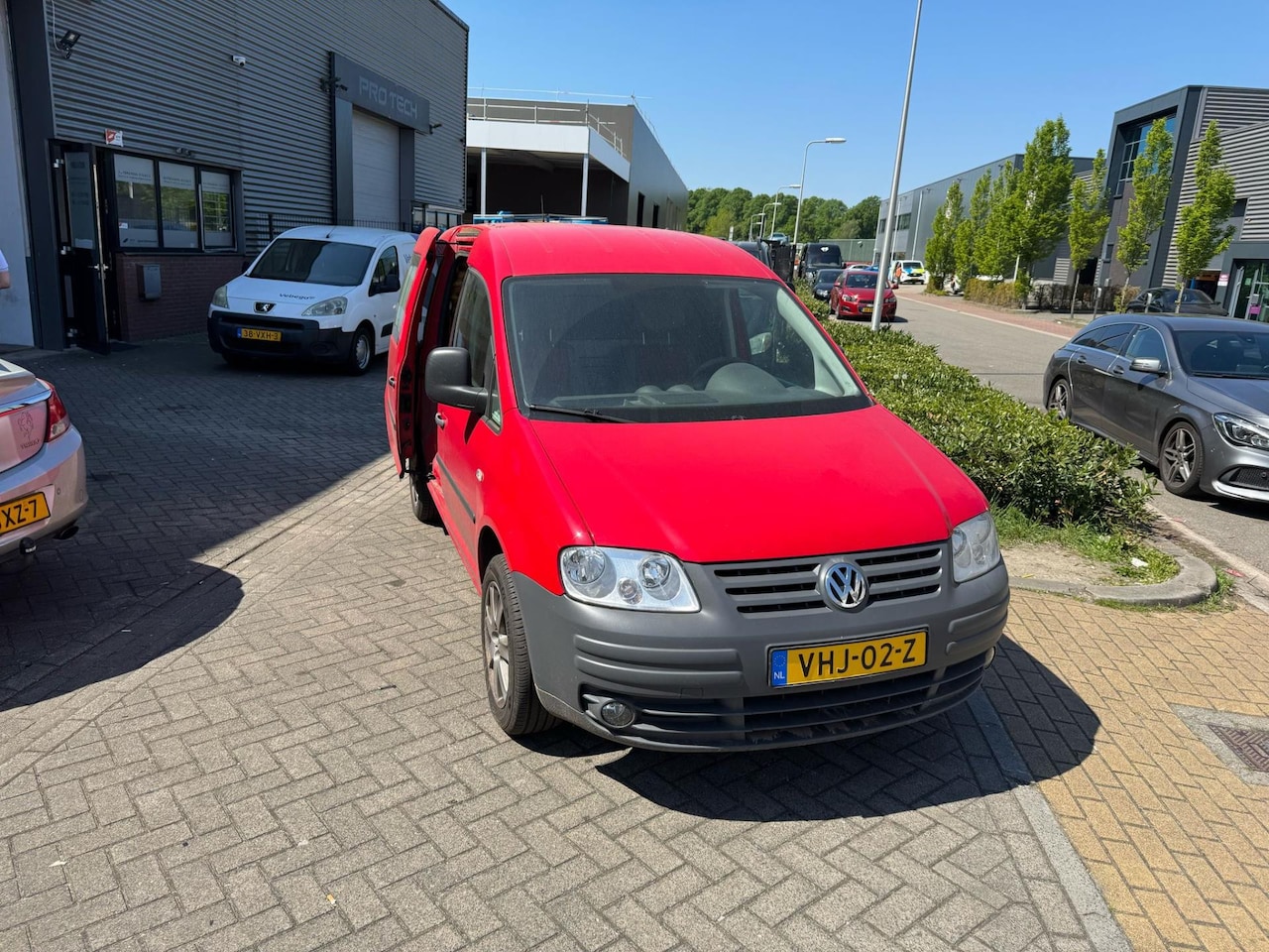 Volkswagen Caddy - LIFE MOTOR TIKT!! - AutoWereld.nl