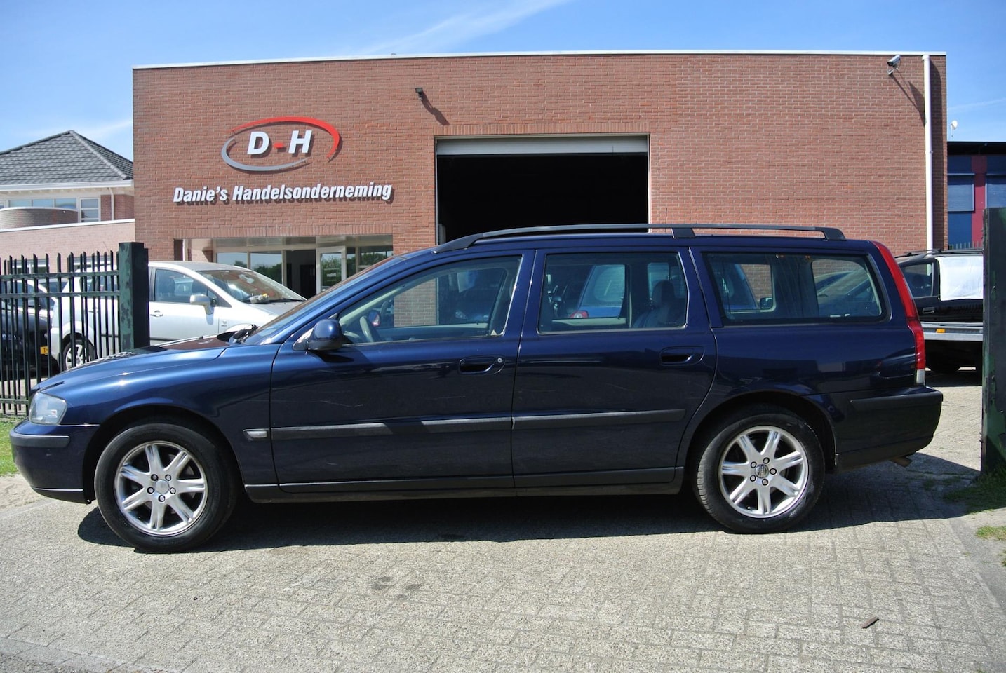 Volvo V70 - 2.4 Comfort Line apk 26-04-2026 - AutoWereld.nl