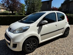 Peugeot 107 - 1.0-12V XS