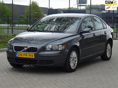 Volvo S40 - 2.4 Kinetic NAP/AIRCO/CRUISE/APK 04-2026