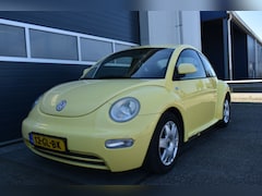 Volkswagen New Beetle - 2.0 Highline Lees tekst