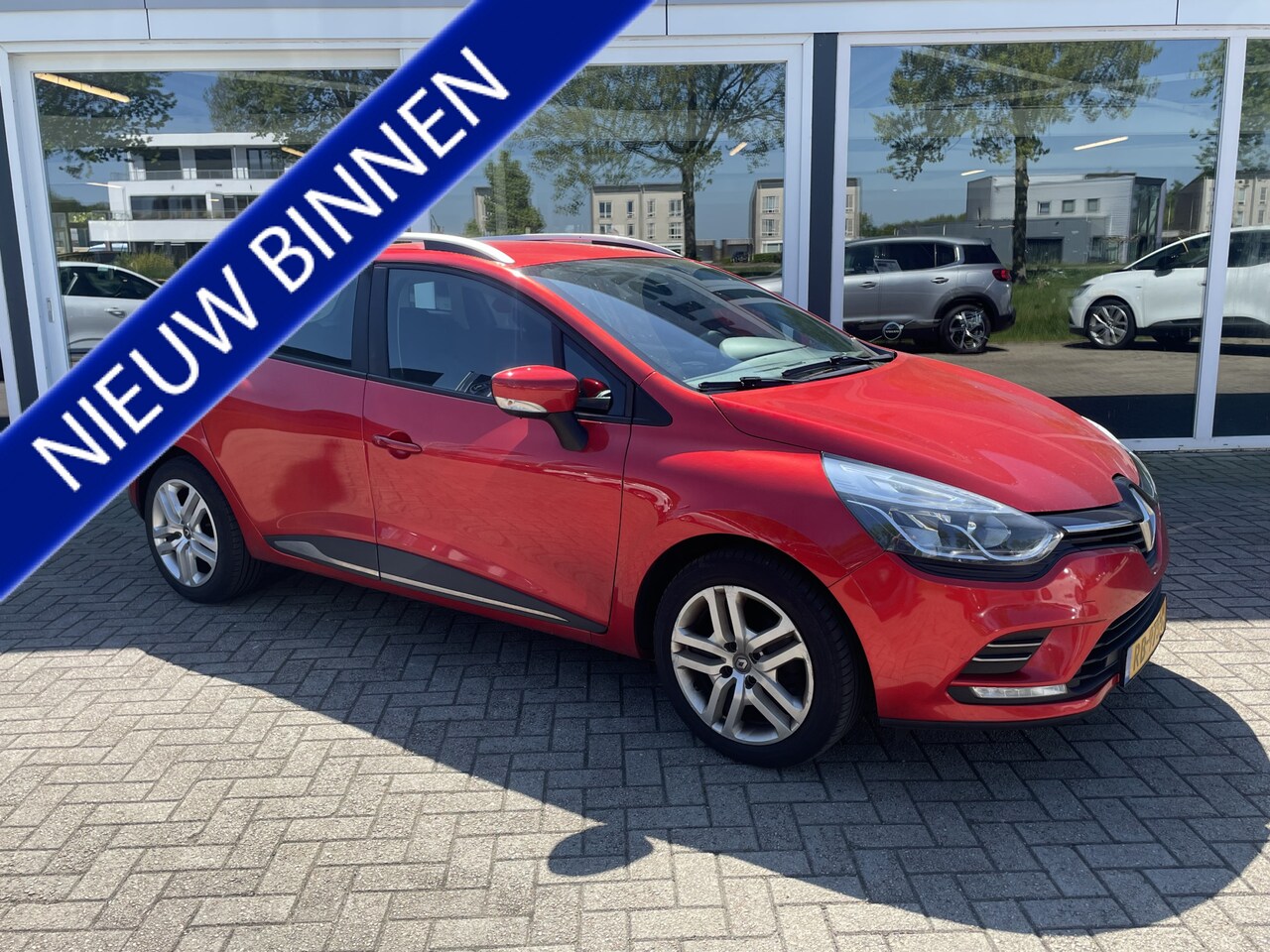 Renault Clio Estate - 0.9 TCe Zen 50% deal 3.475,- ACTIE Navi / Airco / Cruise / Telefoon - AutoWereld.nl
