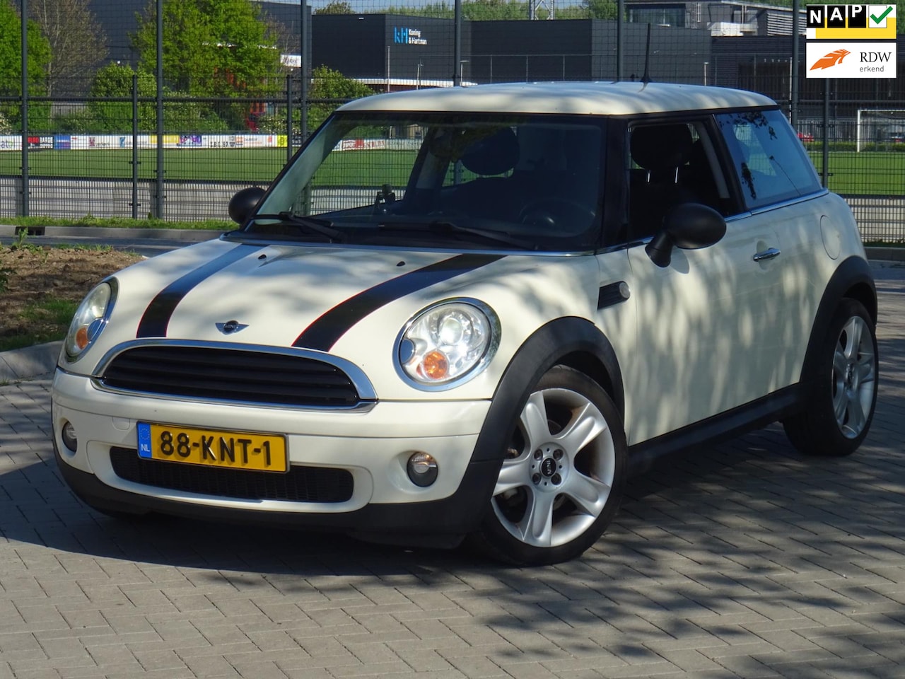 MINI One - Mini 1.4 Business Line NAP/AIRCO/CRUISE/XENON/APK - AutoWereld.nl