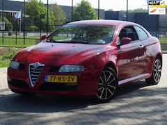 Alfa Romeo GT - 2.0 JTS Distinctive NAP/LEER/AIRCO/CRUISE/PDC
