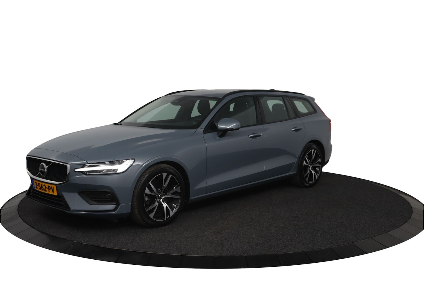 Volvo V60 - B3 Essential Edition | Stoel & stuurwielverwarming | Trekhaak | Parkassist camera | DAB+ | - AutoWereld.nl