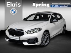BMW 1-serie - 5-deurs 118i Model Sport Line / Glazen panoramadak / Achteruitrijcamera / HiFi Harman Kard