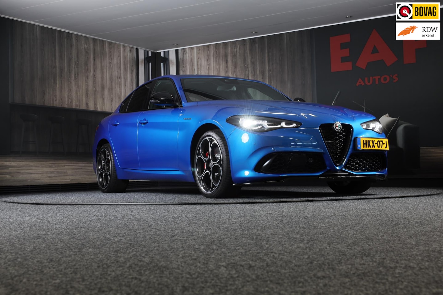Alfa Romeo Giulia - 2.0 T GME AWD Tributo Italiano / FACELIFT / Digital Cockpit / Acc / HK / Leder / Elek Stoe - AutoWereld.nl