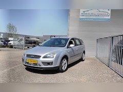 Ford Focus Wagon - 1.6-16V Futura