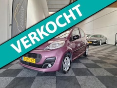 Peugeot 107 - 2014. Envy Edition. Bi-Color. 14" Lichtmetaal