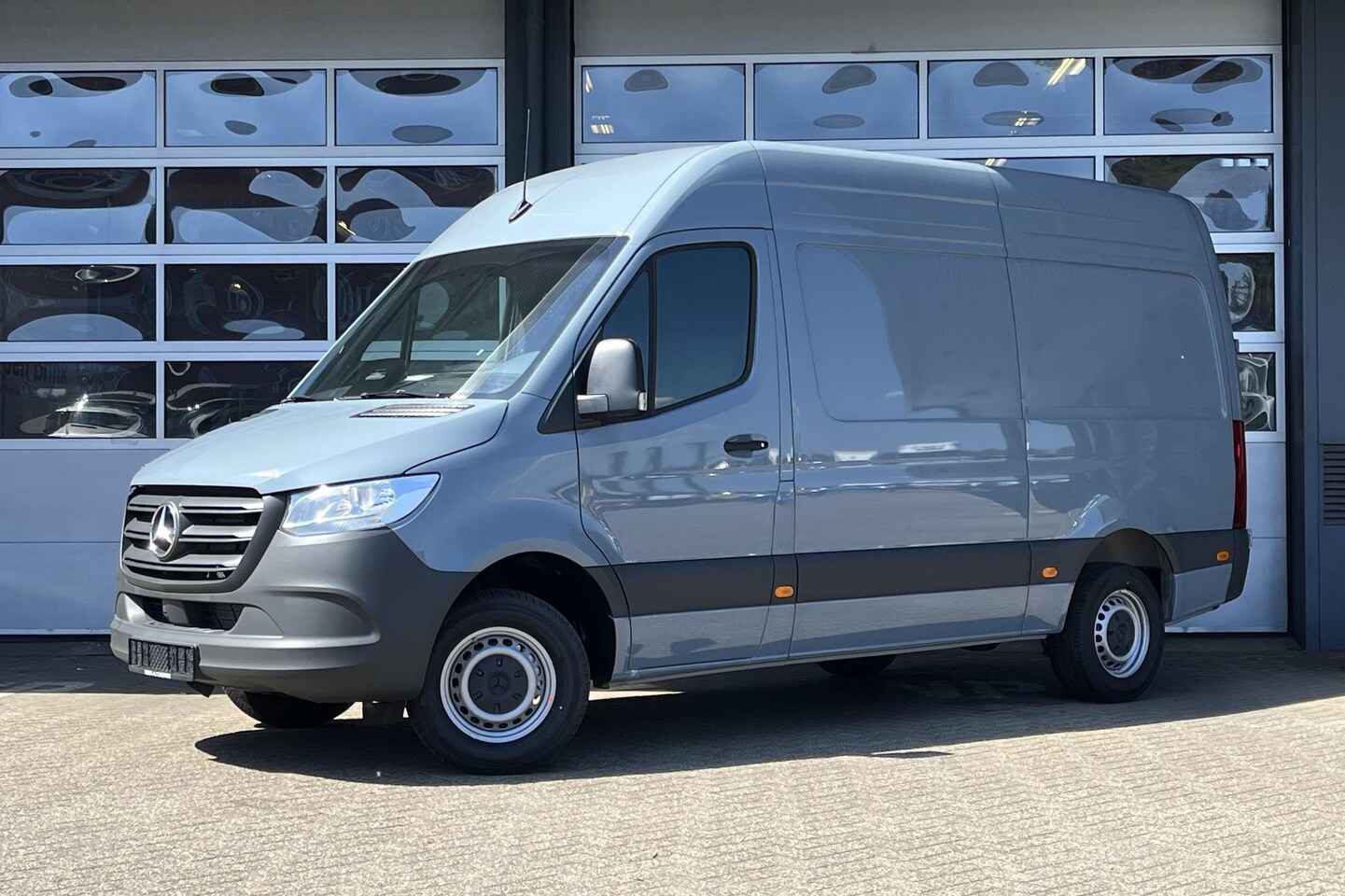 Mercedes-Benz Sprinter - 311 L2 Automaat Base | BPM Vrij | Airco | Smartphone Integratie Pakket - AutoWereld.nl