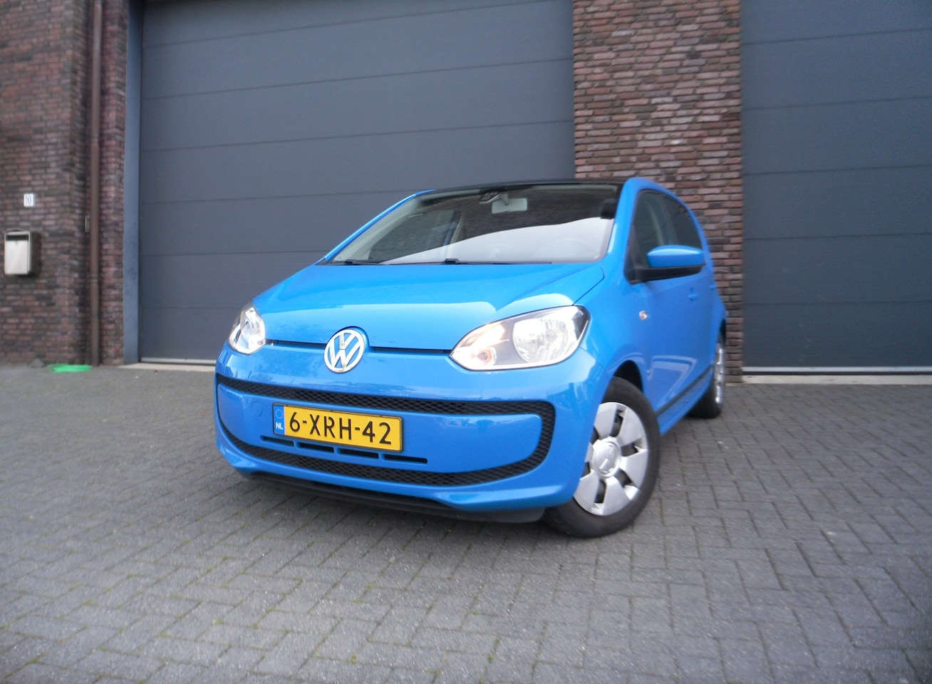 Volkswagen Up! - 1.0 move up! BlueMotion 100d km Nap Pano Shuifdak - AutoWereld.nl