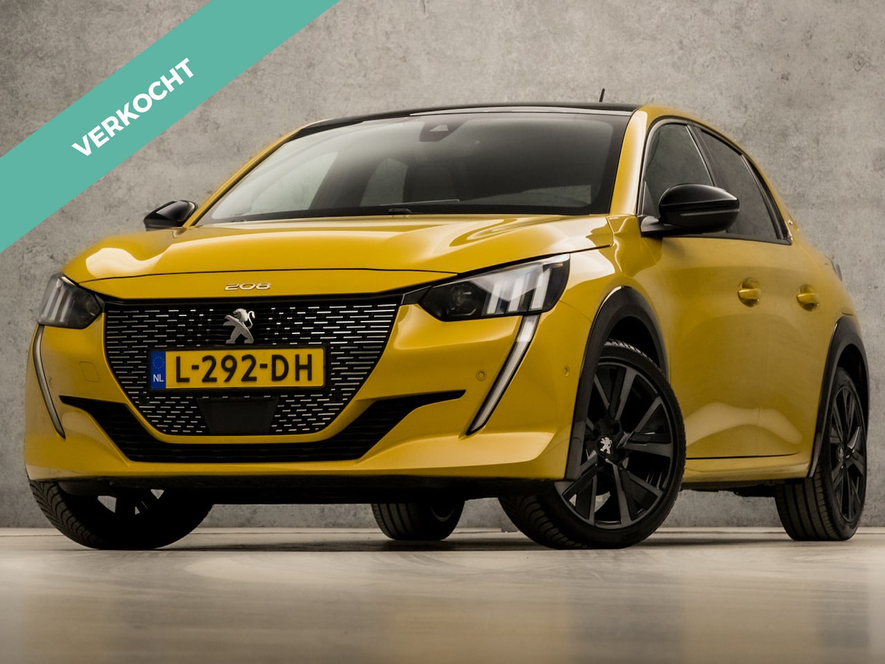 Peugeot 208 - 1.2 PureTech GT Pack Sport (PANORAMADAK, APPLE CARPLAY, VIRTUAL COCKPIT, STOELVERWARMING, - AutoWereld.nl