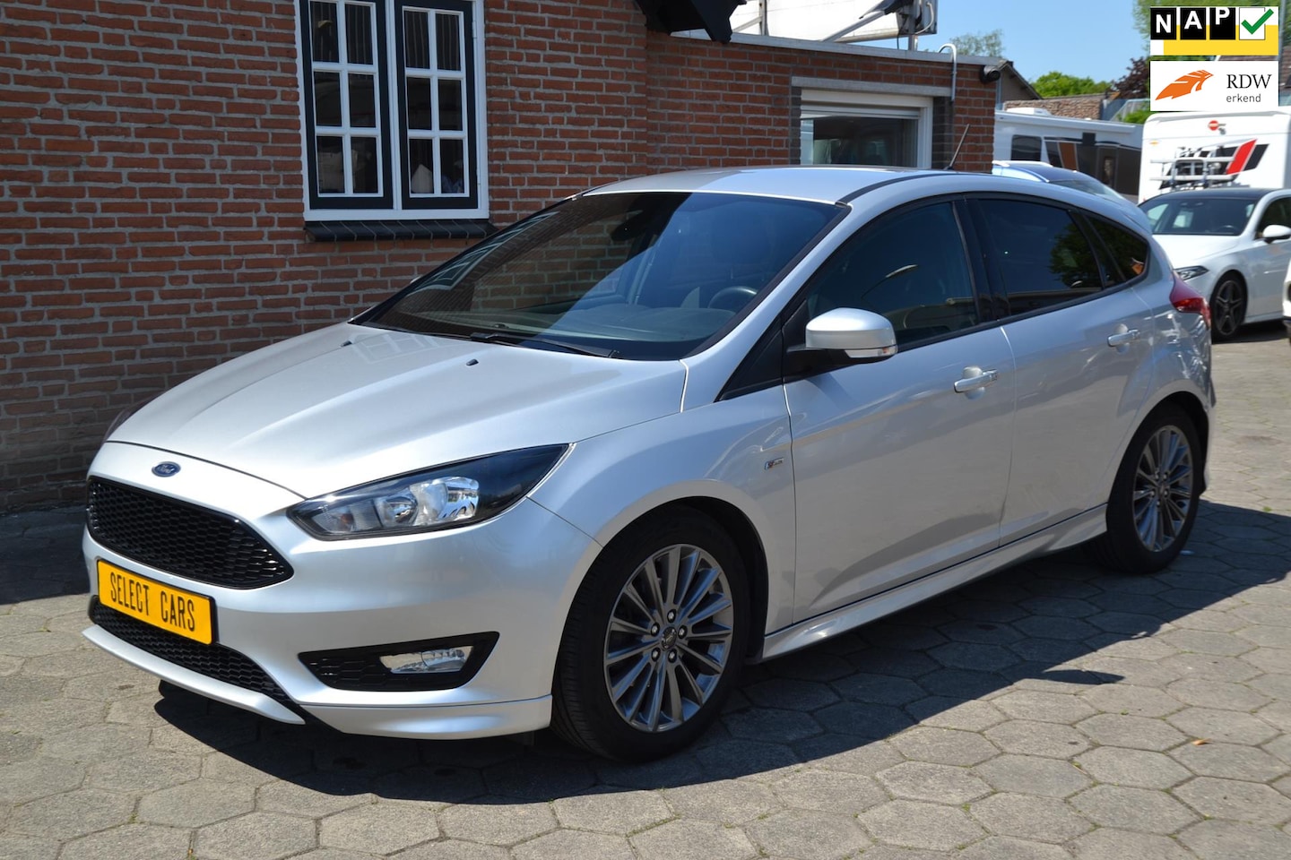 Ford Focus - 1.0 ST-Line - 1e eigenaar - Airco - Navigatie - Cruise control - Lm.Velgen - Parkeersensor - AutoWereld.nl
