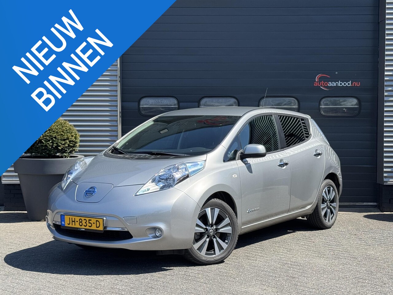 Nissan LEAF - Acenta 30 kWh | Camera | Navigatie | DAB | Stoel/Stuurverwarming | Lichtmetalen Velgen | - AutoWereld.nl