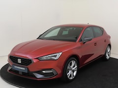 Seat Leon - 1.4 TSI eHybrid PHEV FR | Parkeerassistent | Stoel- en stuurwielverwarming | Keyless | Nav