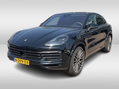 Porsche Cayenne Coupé - 3.0 / Trekhaak / Panoramadak / Camera / Luchtvering / 22'' / Bose / Stoelventilatie / Spor