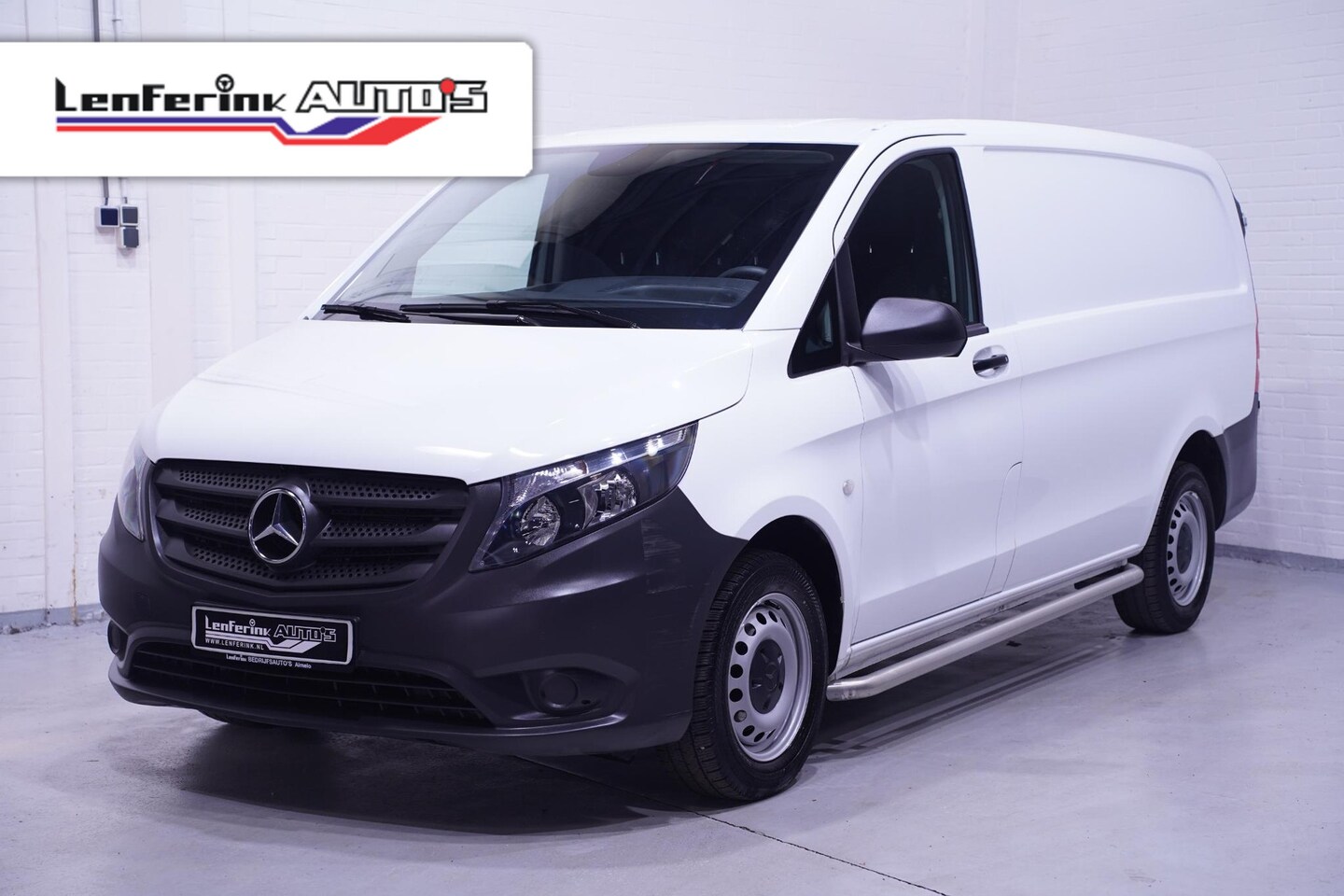 Mercedes-Benz Vito - 114 CDI 136 pk Lang Airco, Cruise Control Laadruimte Pakket, Sidebars, 3-Zits - AutoWereld.nl
