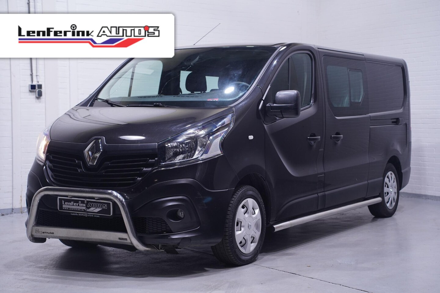 Renault Trafic - 1.6 dCi 120 pk L2 Dubbel Cabine 2x Schuifdeur Airco, Navi, Trekhaak, Bull en Sidebars, 6-Z - AutoWereld.nl