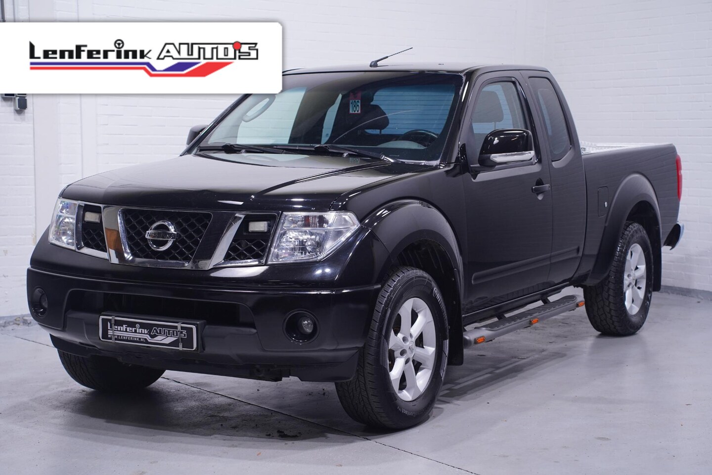 Nissan Navara - 2.5 dCi 170 pk AWD King Cab 2-Zits Airco Trekhaak 3.000 kg, Gereedschapskist laadruimte, A - AutoWereld.nl